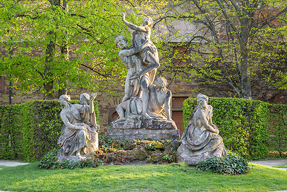 Picture: Group of stone figures